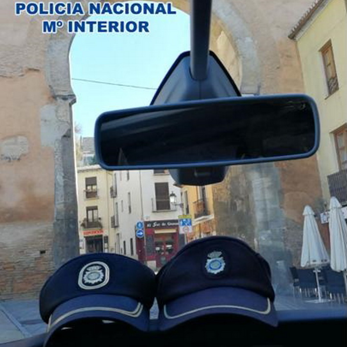 La Polica Nacional continua con el dispositivo de seguridad en la zona de calle Elvira y Albaycin 